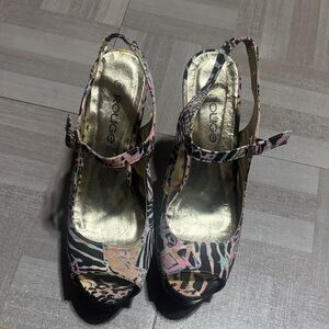 Rouge Helium Women's Pink and Black Patterned Heels